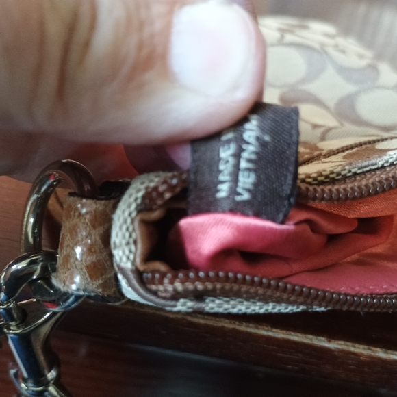 Coach Signature C Crossbody - Picture 2 of 4